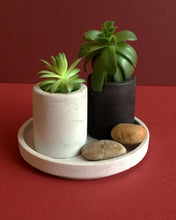 Load image into Gallery viewer, Concrete Round Tray 4.5 inches