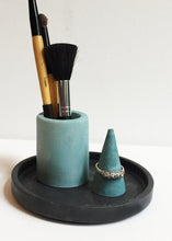 Load image into Gallery viewer, Concrete Ring Cones