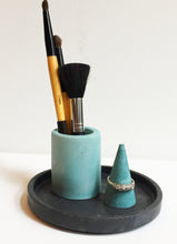 Load image into Gallery viewer, Concrete Round Tray 4.5 inches