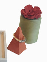 Load image into Gallery viewer, Concrete Ring Cones