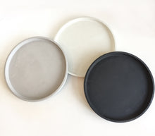 Load image into Gallery viewer, Round Concrete Tray 6.25 Inch Tray