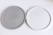 Load image into Gallery viewer, Round Concrete Tray 7.5 Inch