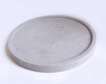 Load image into Gallery viewer, Round Concrete Tray 6.25 Inch Tray