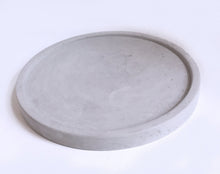 Load image into Gallery viewer, Round Concrete Tray 7.5 Inch
