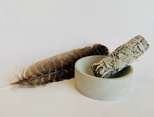 Load image into Gallery viewer, Concrete Smudge Bowl