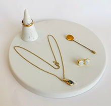 Load image into Gallery viewer, Round Concrete Tray Dresser Set