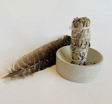 Load image into Gallery viewer, Concrete Smudge Bowl