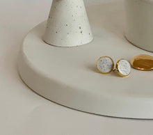 Load image into Gallery viewer, Round Concrete Tray No Lip