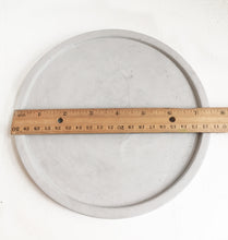 Load image into Gallery viewer, Round Concrete Tray 7.5 Inch
