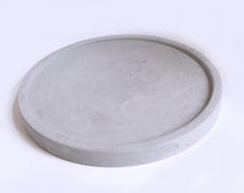 Load image into Gallery viewer, Round Concrete Tray 6.25 Inch Tray
