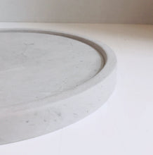 Load image into Gallery viewer, Round Concrete Tray 6.25 Inch Tray
