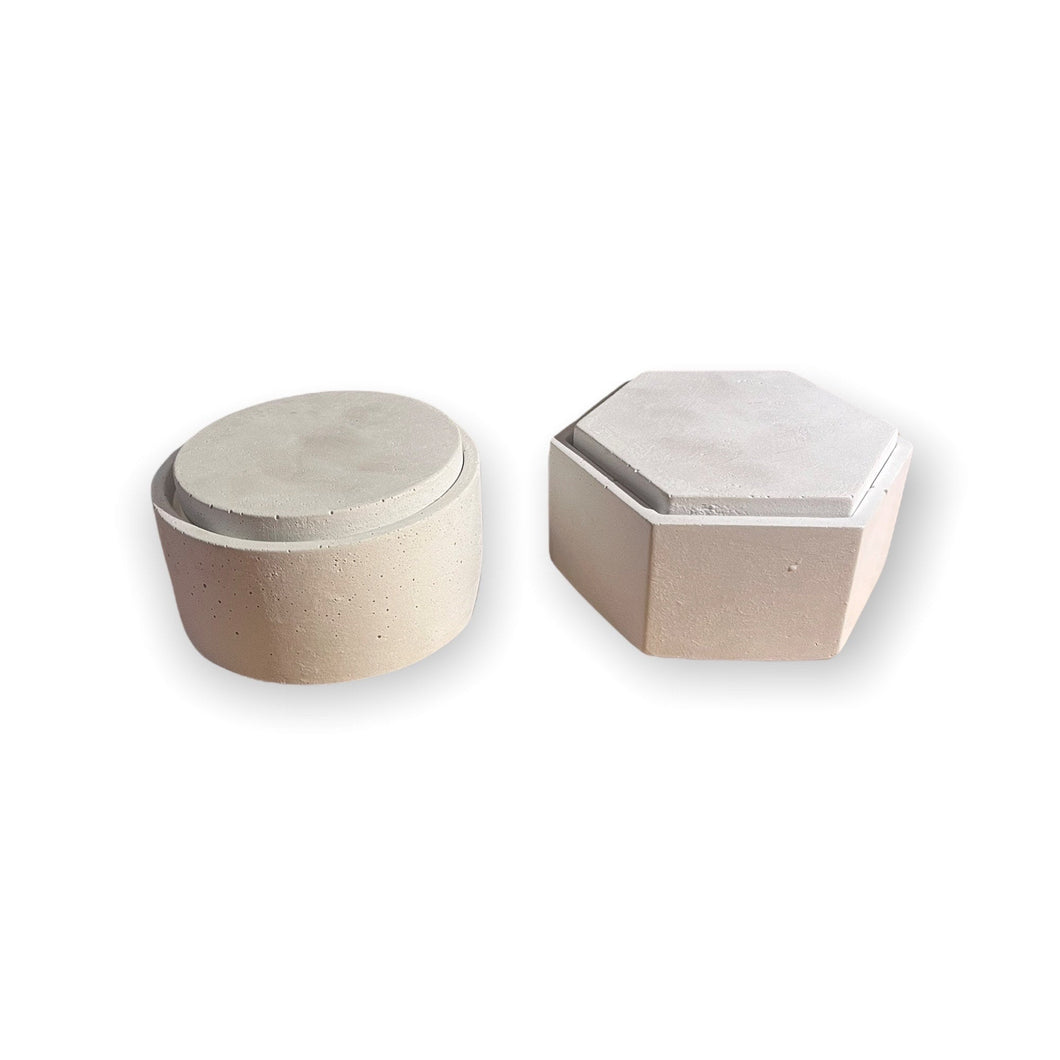 Concrete Box with Concrete Lid in Round or Hexagon